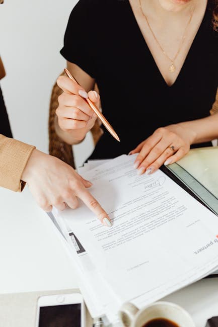 Illinois insurance agent reviewing licensing materials related to illinois medicare supplement market: aging population and agent opportunity.